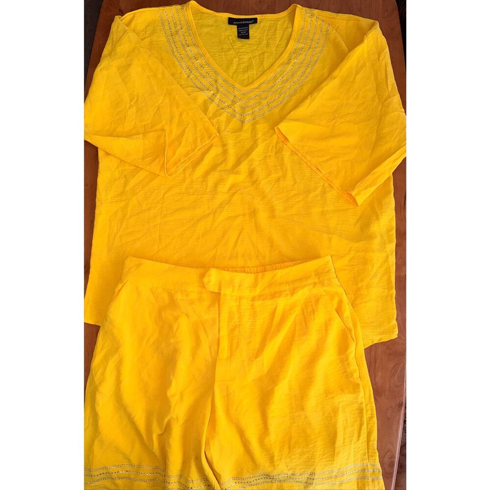 ASHLEY STEWART - Women's Yellow Shirt & Shorts Set Size Top 10/12 Shorts 14/16